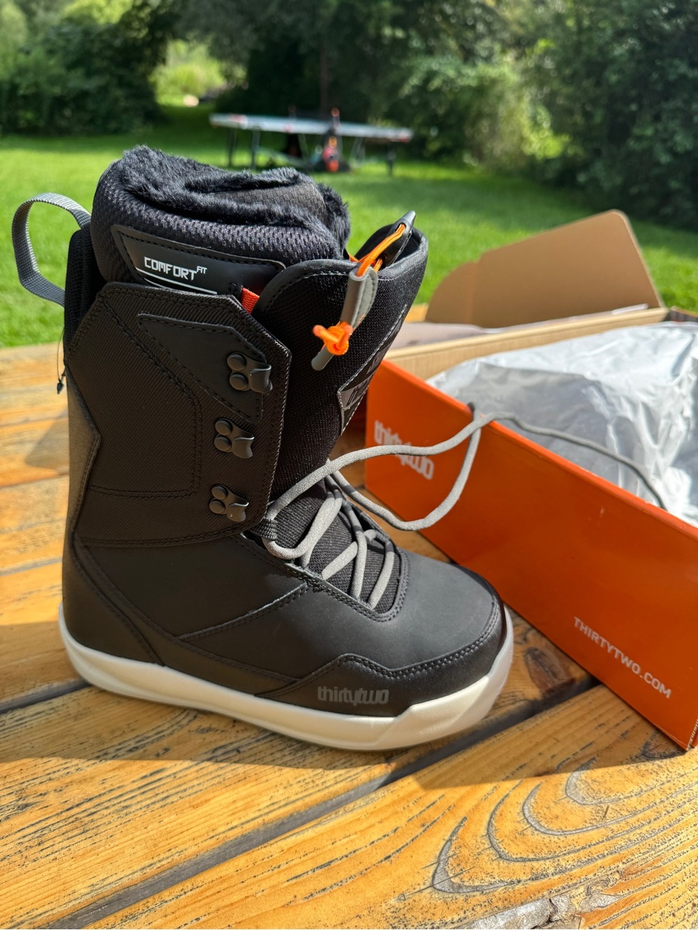 ThirtyTwo Black Snowboard Boots brand new  - ComfortFit